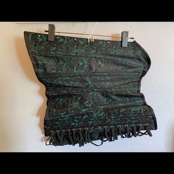 Green/Black Floral Damask Corset - Picture 6 of 6
